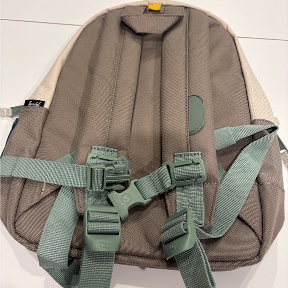 Hershel Heritage Star Wars Yoda Backpack - Picture 3 of 7